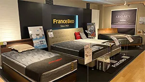 フジシショールームのフランスベッド取り扱い区画の様子